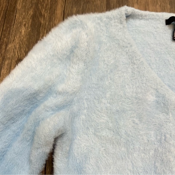 Forever 21 Fuzzy Crop Top V neck sweater cardigan knit, Size XL - Picture 5 of 10
